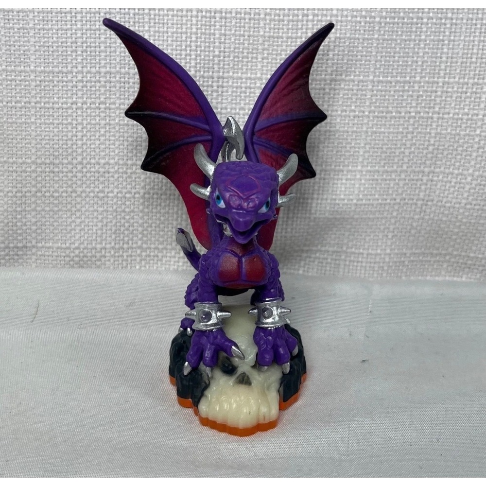 Activision Skylanders Giants Cynder Undead Dragon Figure 83999888 Purple Skull